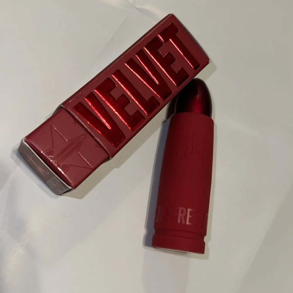 NIB Jeffree Star Cosmetics Velvet Trap Lipstick Mouse Trap
